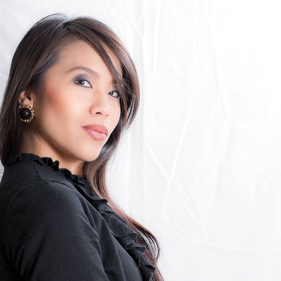 Meet your Posher, Liv - Picture 1 of 1